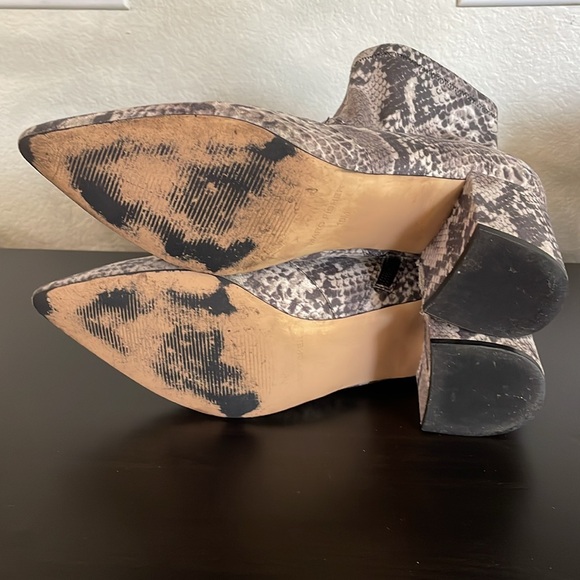 MARC FISHER Jerica Snakeskin Print Pointy Toe Ankle Boot Stretch Block Bootie 10 - Picture 9 of 10